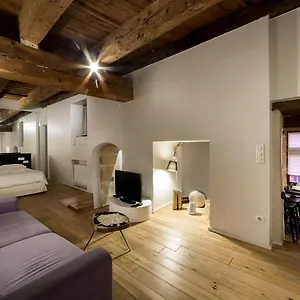 la-suite-miroirs-46sq-m-flat-in-the-heart-of-vieux-lyon.hotels-rhonealpes.com/
